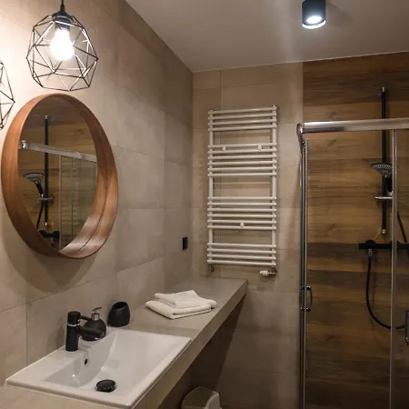 A7 Apartment *
